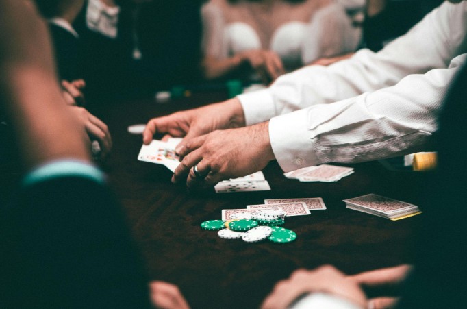 Play Baccarat Successfully: Understanding the Most Favorable Bets